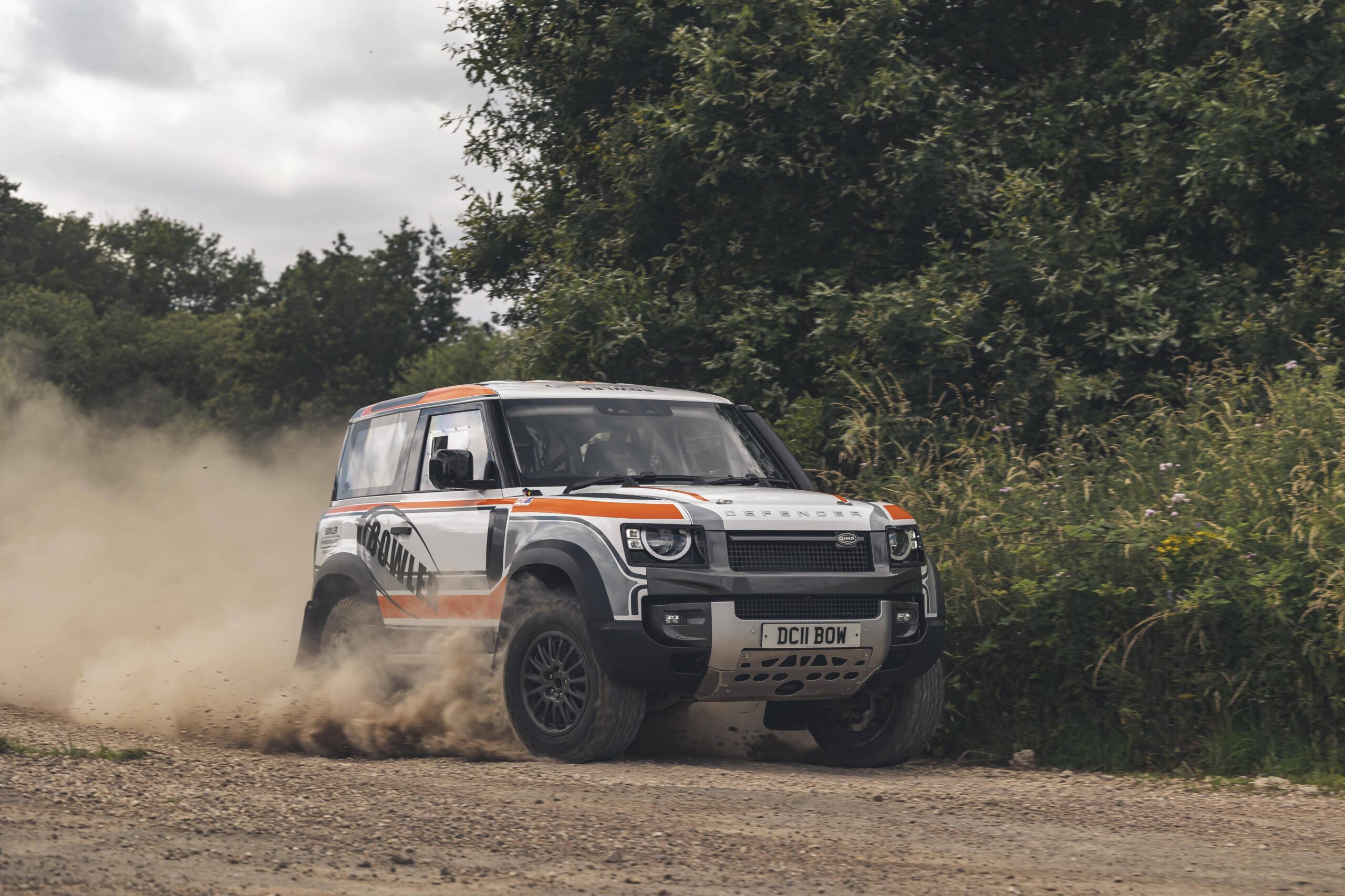 El Land Rover Defender 90 está preparado para la competición y refleja lo mejor de los conocimientos automovilísticos de Bowler