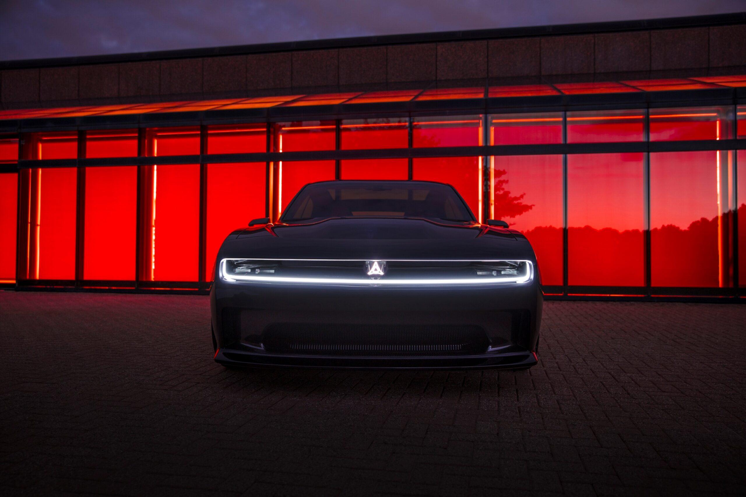 Dodge Charger Daytona SRT Concept anticipa el futuro electrificado de la marca
