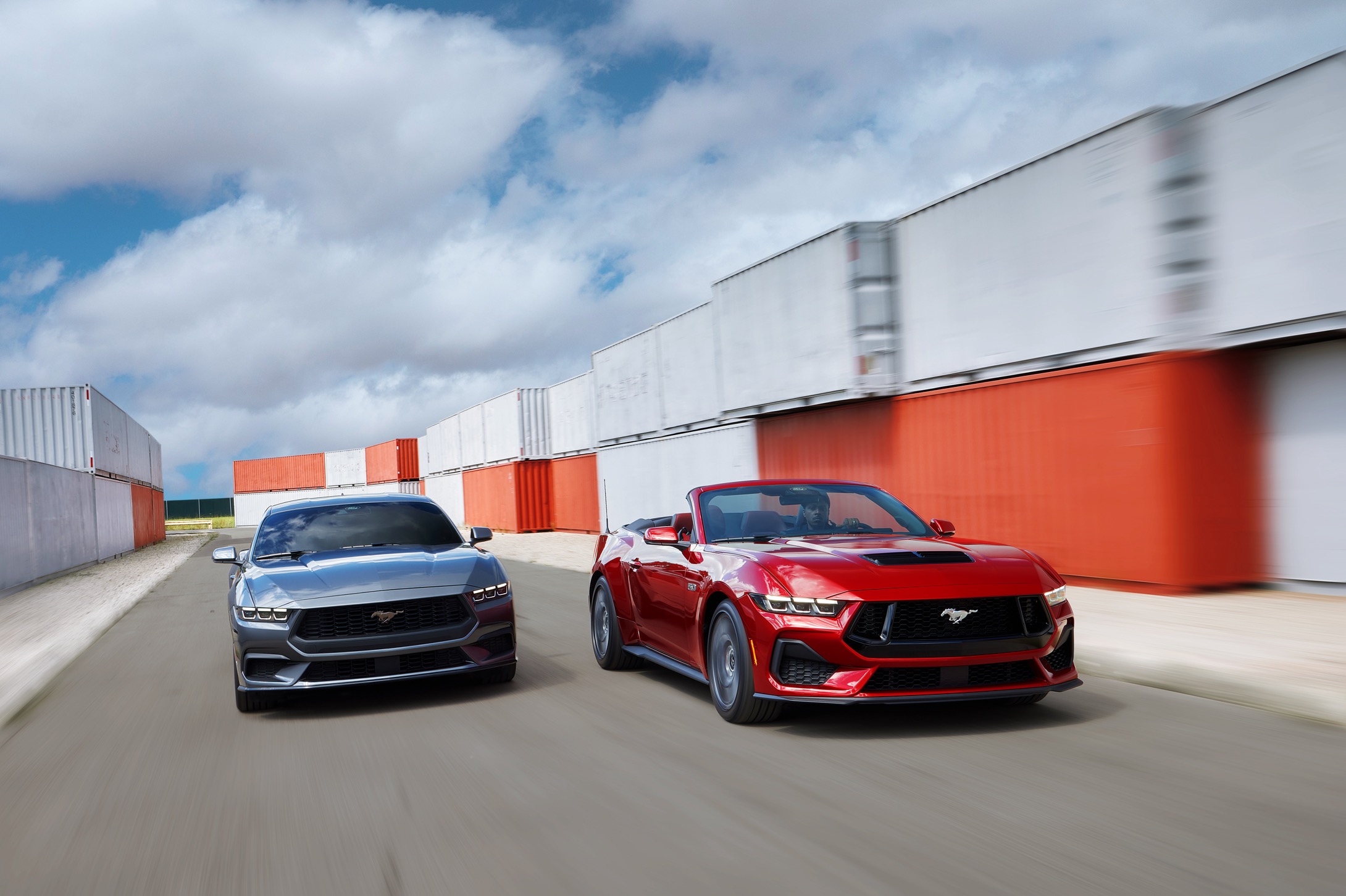 El nuevo Ford Mustang redefine la libertad de manejo con su cabina digital inmersiva, motores avanzados y estilo audaz