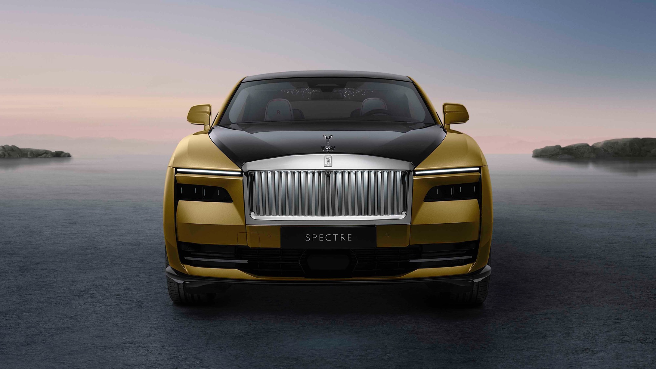 Rolls-Royce presenta Spectre, el primer automóvil totalmente eléctrico de la marca