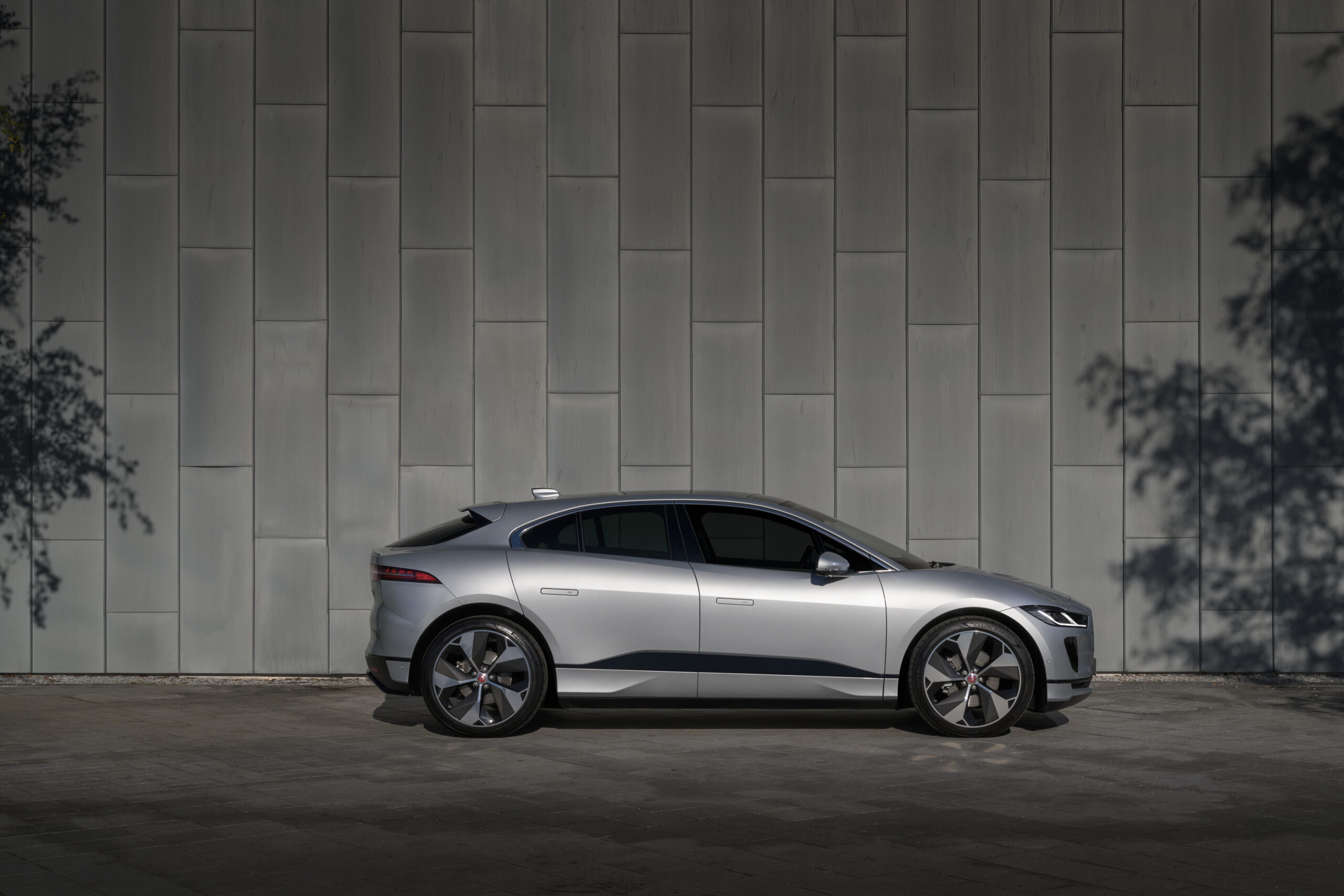 Jaguar I-Pace HSE 2023: Una experiencia de rendimiento eléctrico única en el mercado