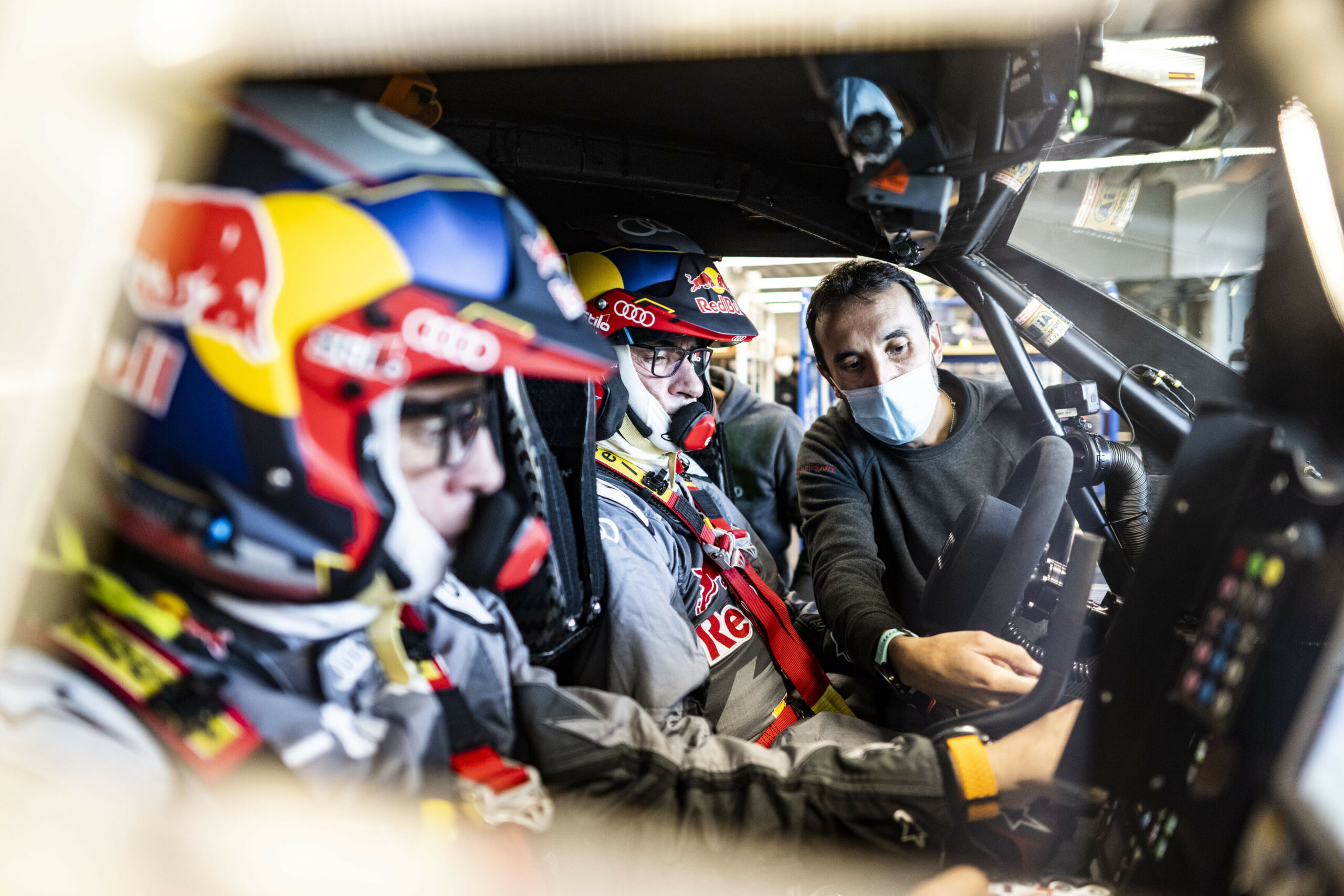 Las 6 razones por las que Carlos Sainz ve a Audi en el podio del Dakar