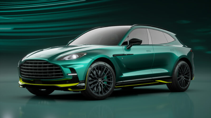 Aston Martin celebra el último éxito de la Fórmula 1® con una nueva imagen inspirada en los autos de carrera para el DBX707