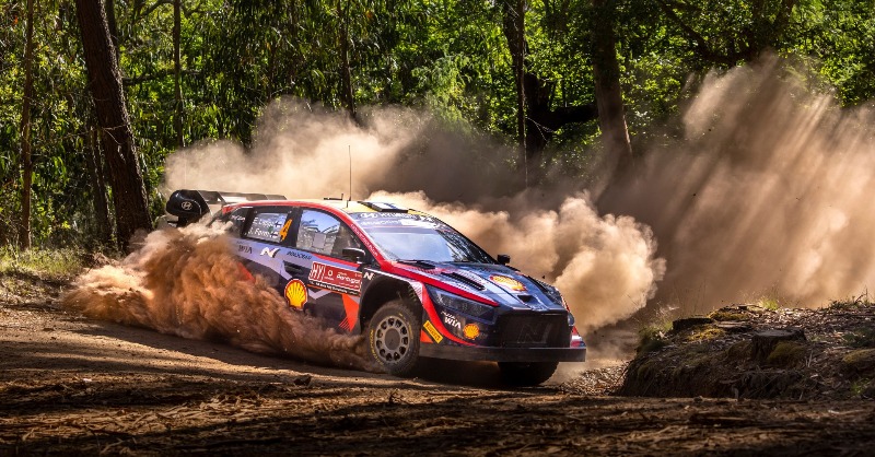 El equipo Hyundai Motorsports logra un sorprendente 2-3 en el Rally de Portugal