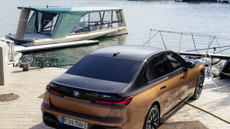 BMW y TYDE presentan a nivel mundial el vehículo acuático “THE ICON” 