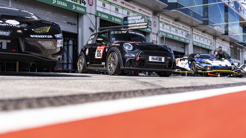 El MINI John Cooper Works 1to6 Edition termina en el podio
