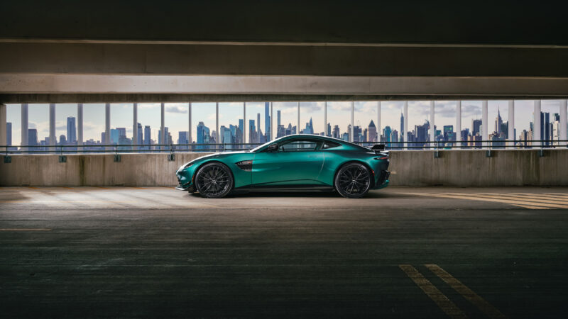 Aston Martin presenta su primer boutique insignia de ultra lujo, Q New York
