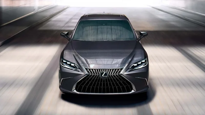Lexus presenta a Diego Boneta en el SIAR Summer Experience 2023