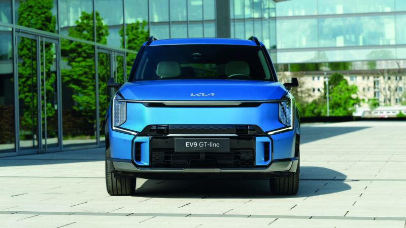 KIA EV9 ganador de la categoría de lujo en los premios German Car of the Year 2024  