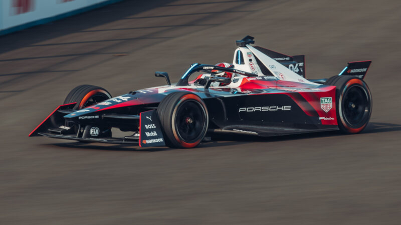 Porsche renueva su participación en la Fórmula e