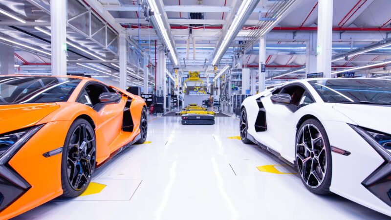 Lamborghini Revuelto: el éxito del lanzamiento cubre pedidos que abarcan dos años