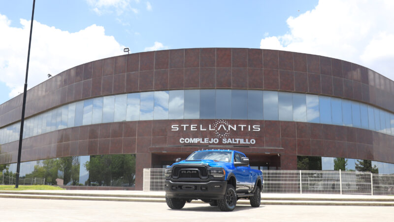 Stellantis México celebra la producción de la Ram número 5 millones en la Planta Ensamble Camiones Saltillo