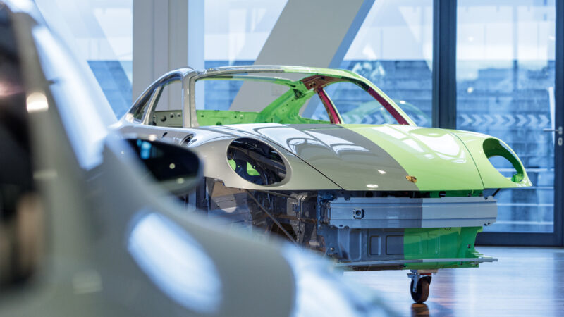 Porsche prevé utilizar acero con emisiones reducidas de CO2 en sus vehículosdeportivos a partir de 2026