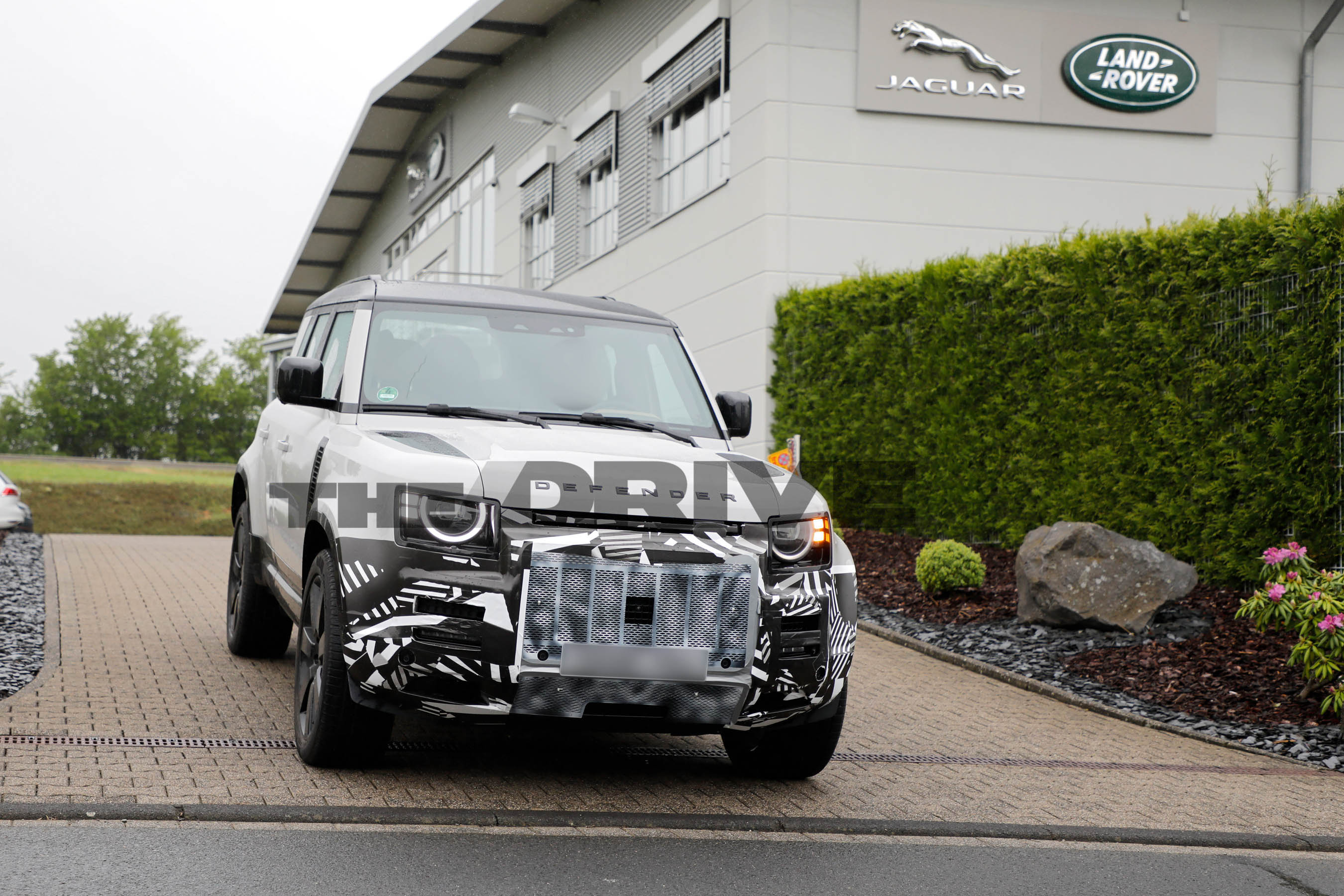 2028 Land Rover Defender spy shots
