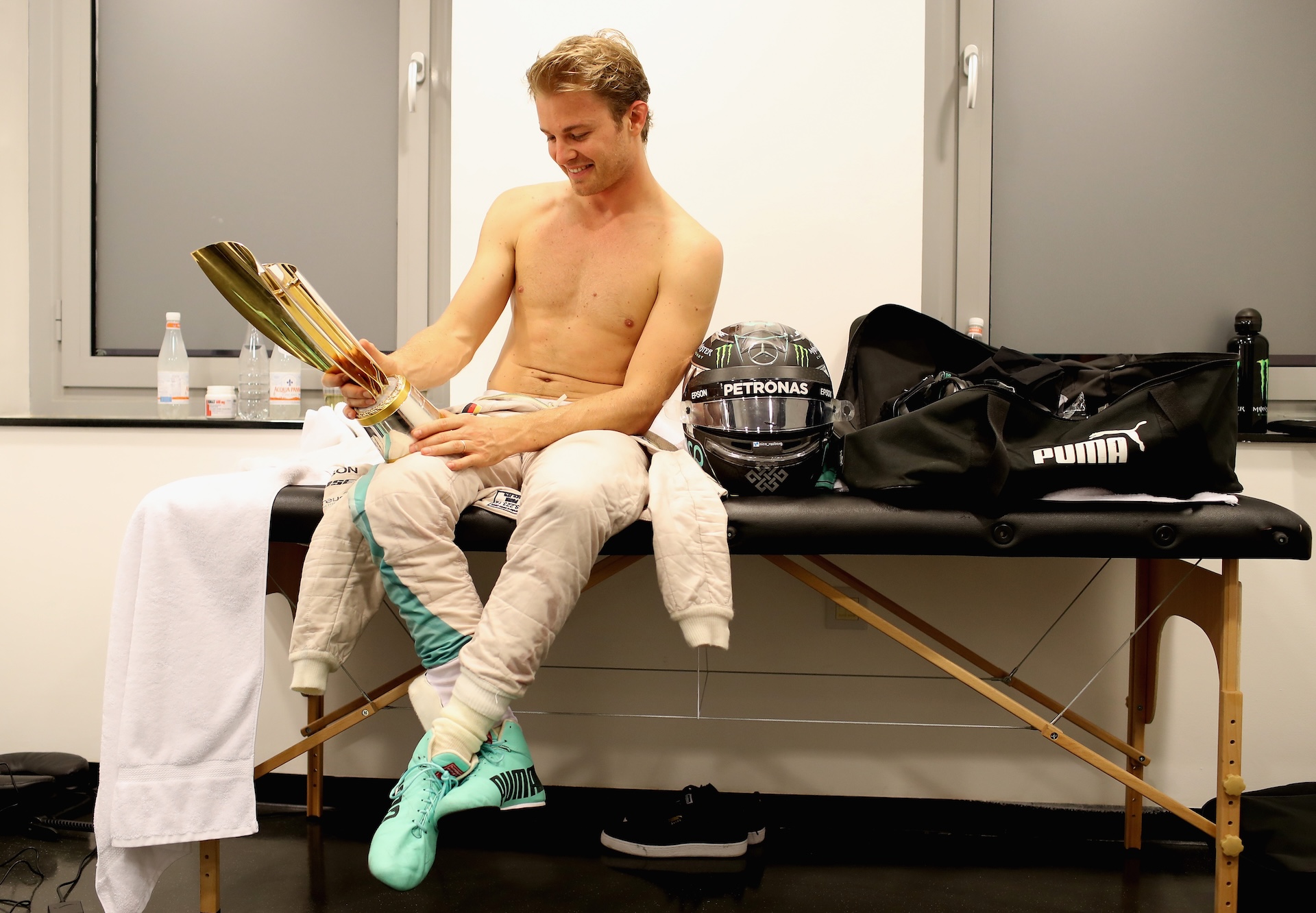 during the Abu Dhabi Formula One Grand Prix at Yas Marina Circuit on November 27, 2016 in Abu Dhabi, United Arab Emirates.