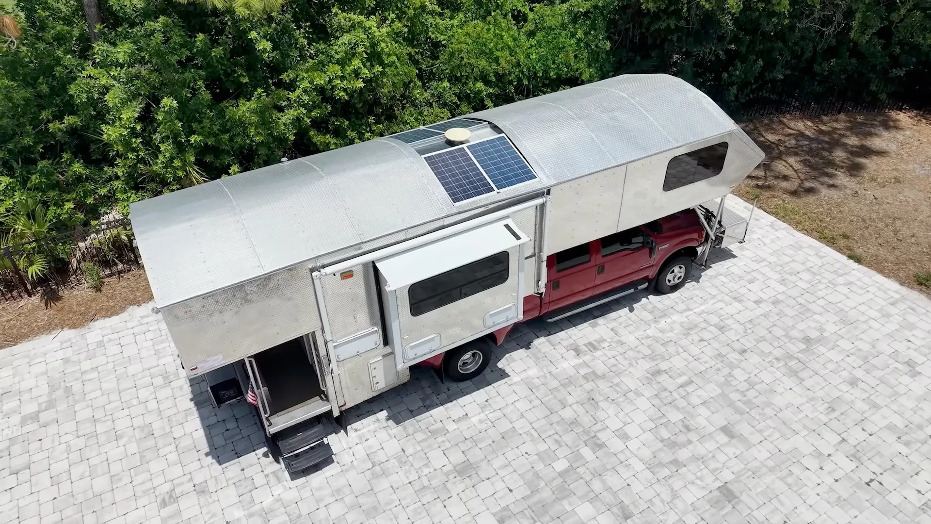 Ford F-550 Super Duty mega camper