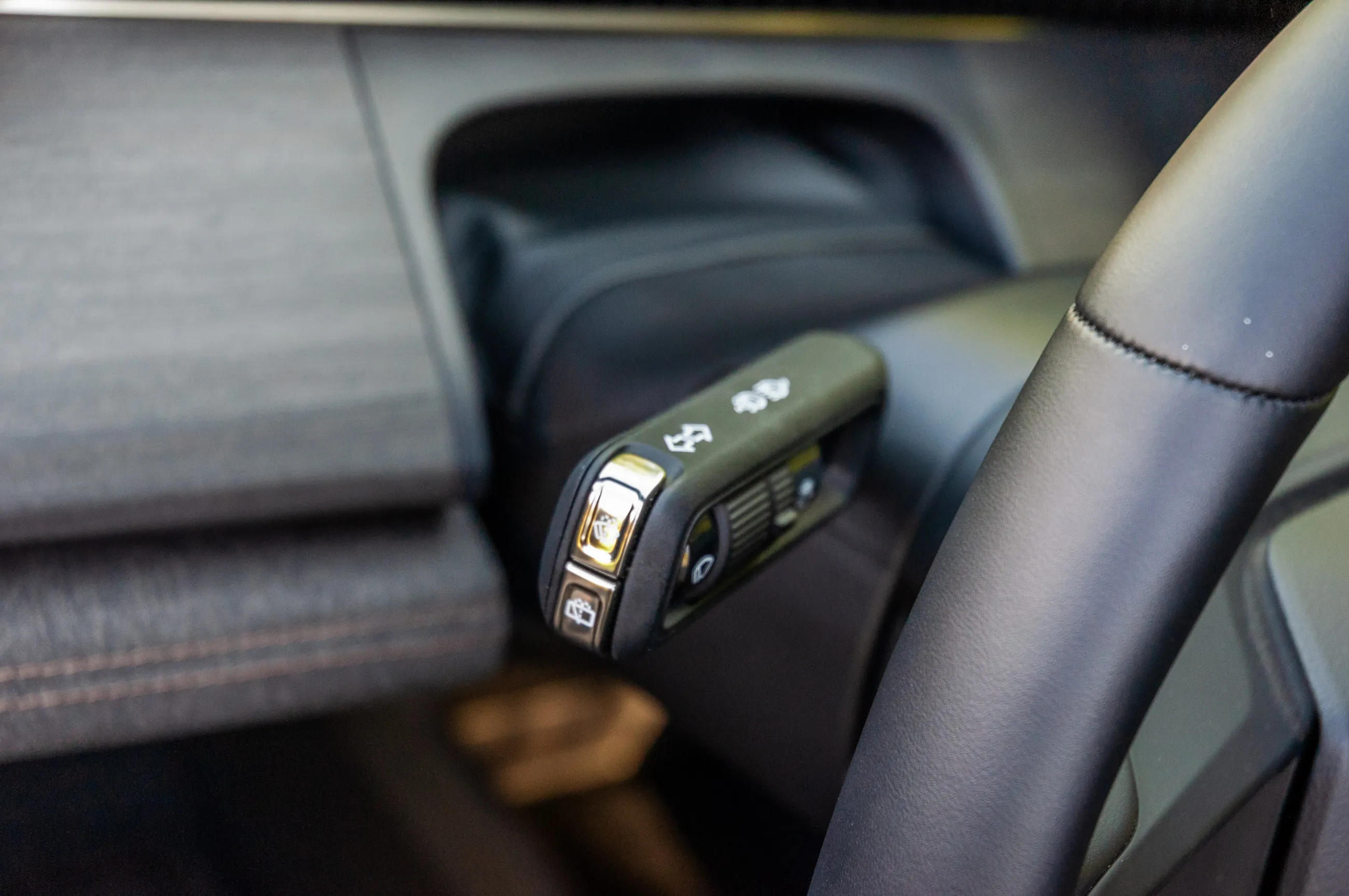 2027 Rivian R2