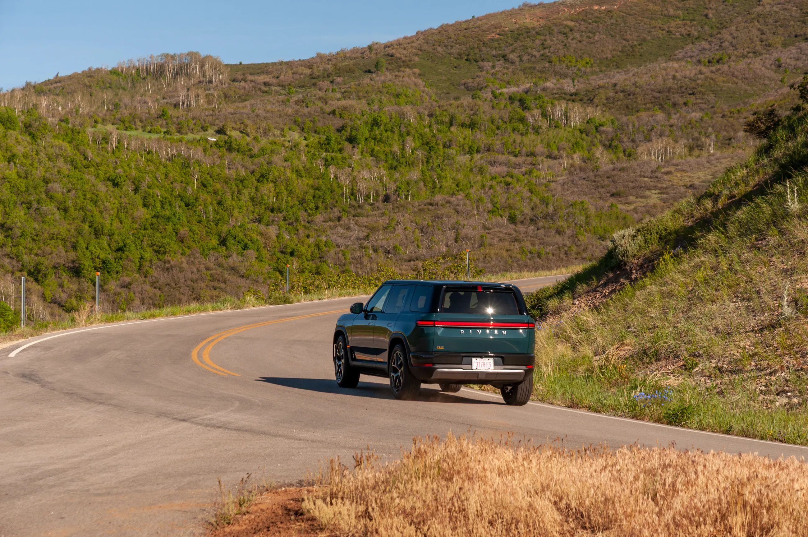 2027 Rivian R2