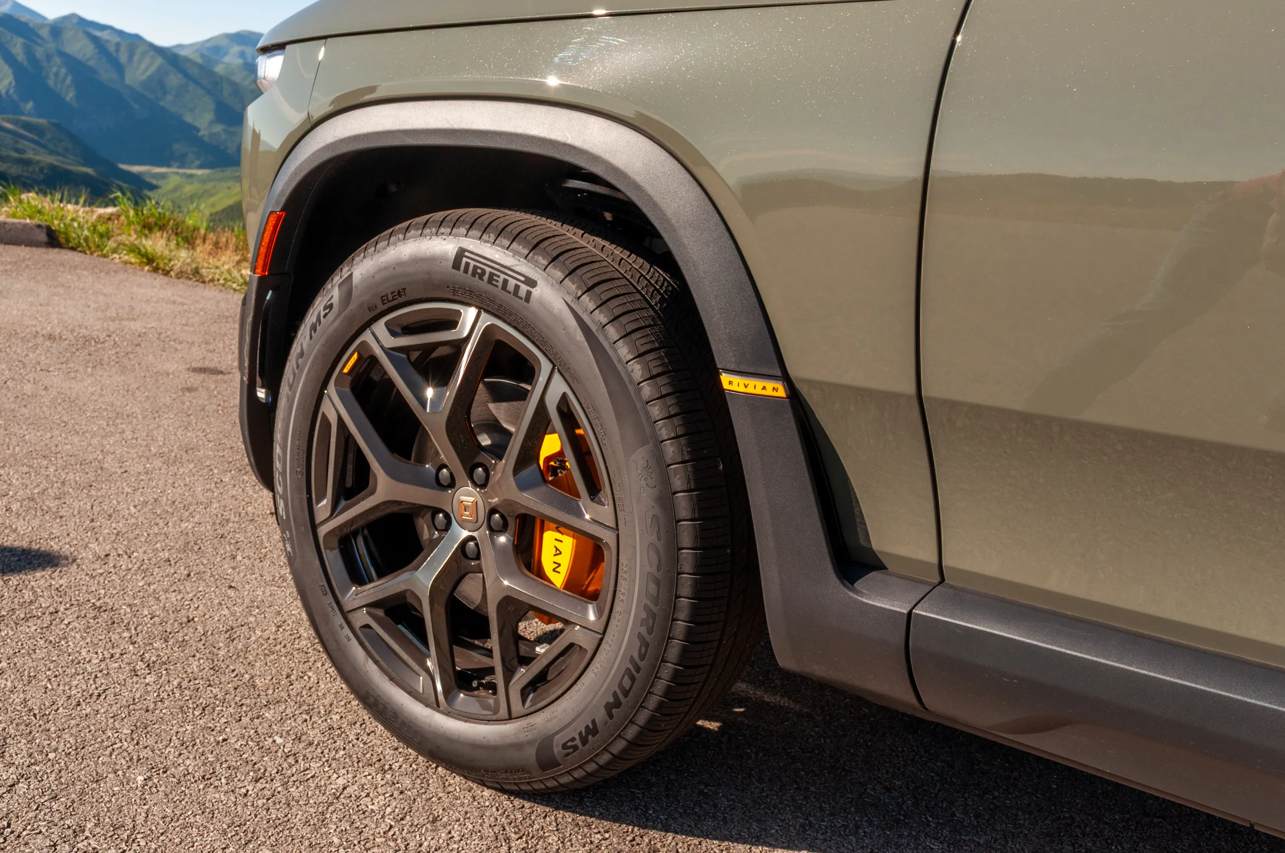 2027 Rivian R2