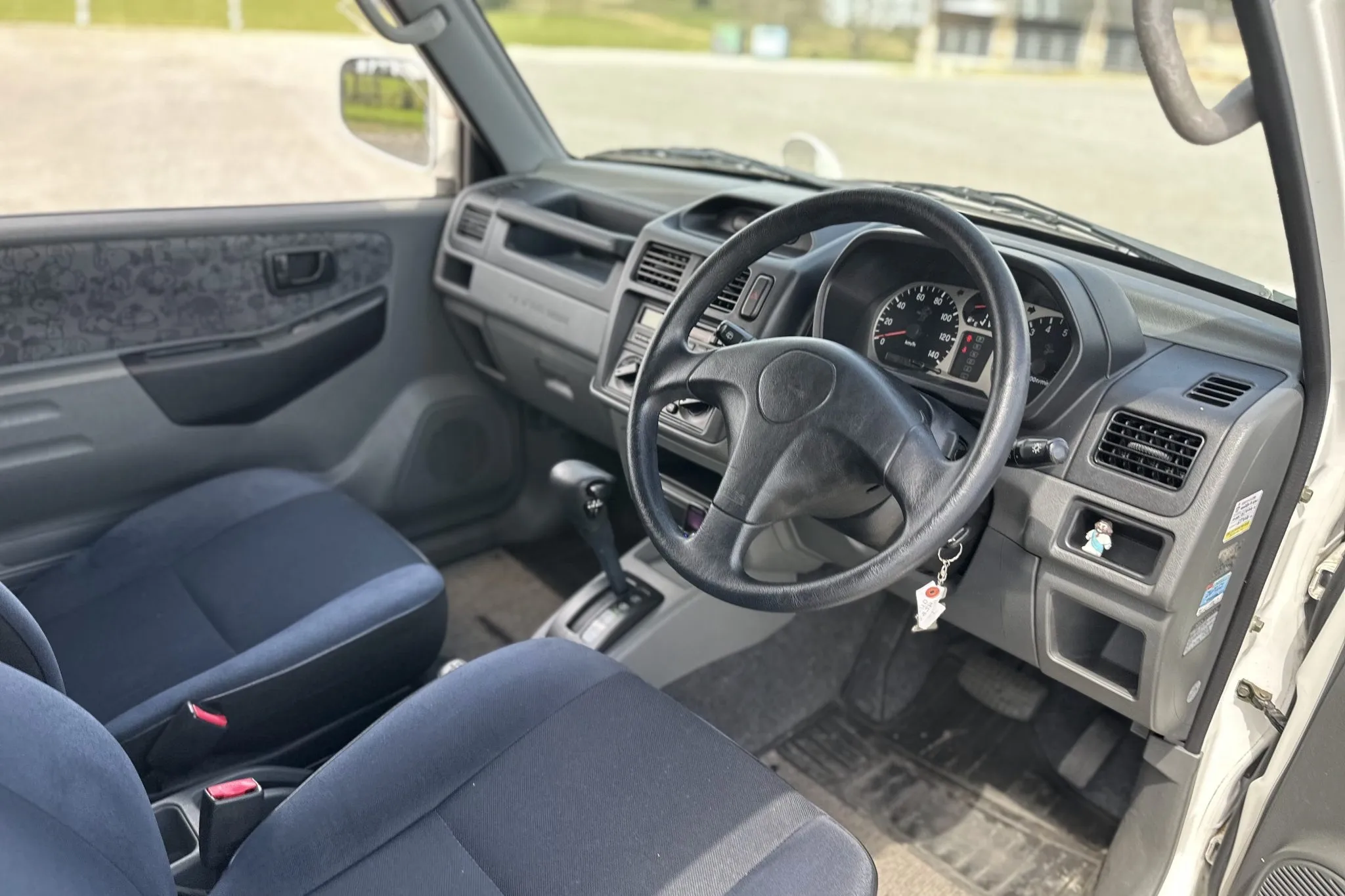 2000 Mitsubishi Pajero Mini Snoopy Edition
