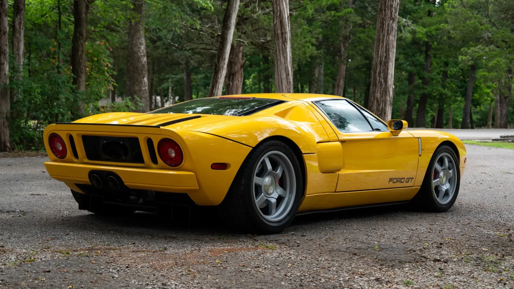 2006 Ford GT in Speed Yellow sans stripes