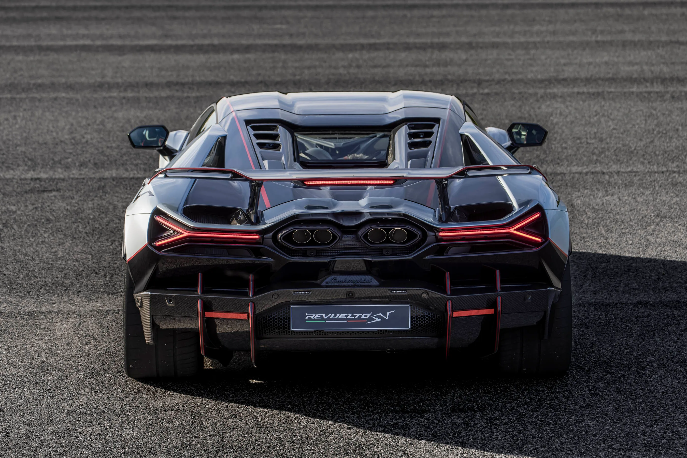 Lamborghini Revuelto SV