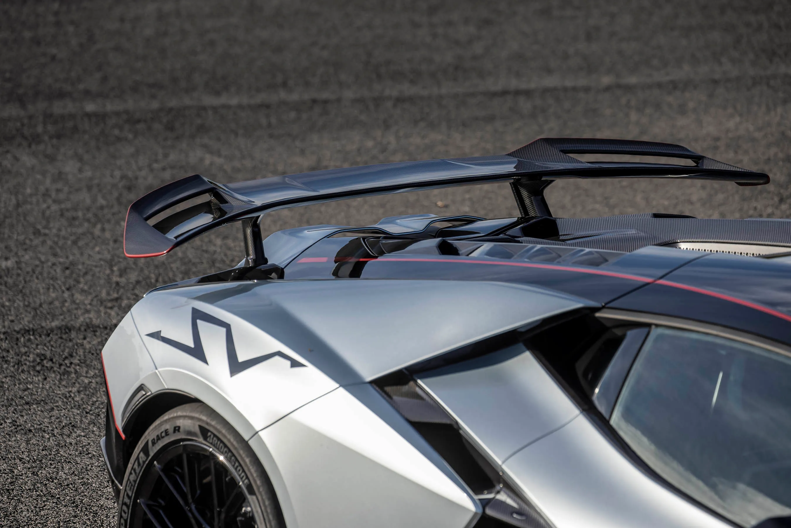 Lamborghini Revuelto SV