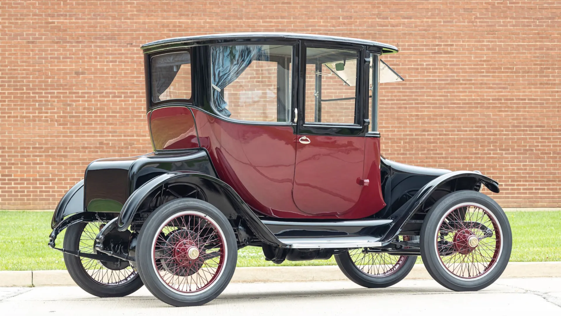 1918 Detroit Electric Model 75B Brougham coupe