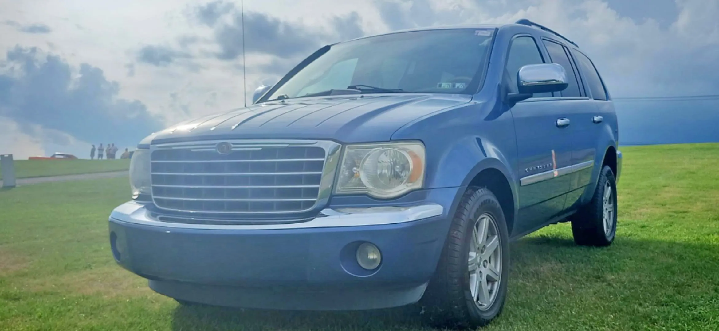 2007 Chrysler Aspen in Marine Blue